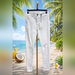 NWT Cello Women's Bright White Skinny Distressed Jeans Size 3